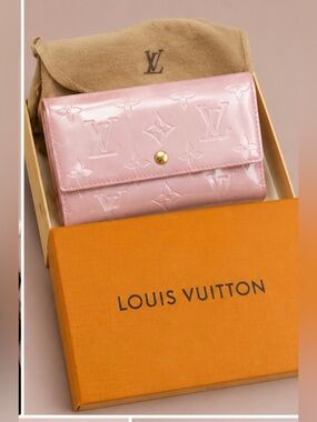Louis Vuitton Pink Vernis Monogram Compact Wallet with Gold-Tone Snap